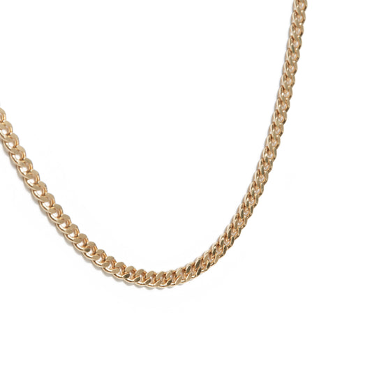 Chaîne courbée délicate en or