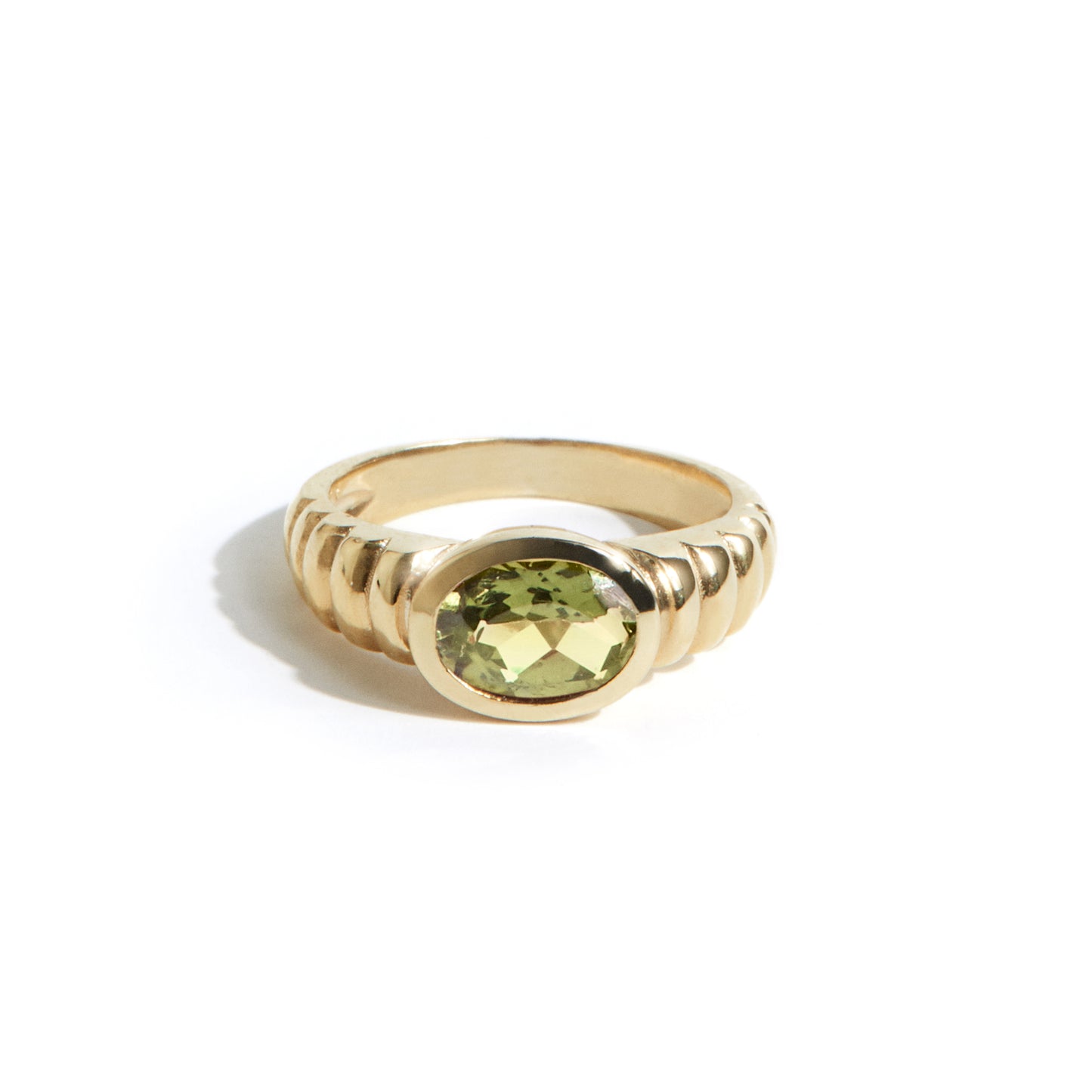 Bague ovale art déco en or